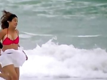 Kiran rathod bouncing boob slip from bikini