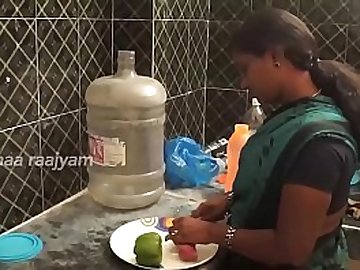 amma ilatha pothu, magan velaikariudan