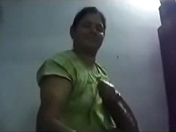 South Indian aunty Juicy hand job